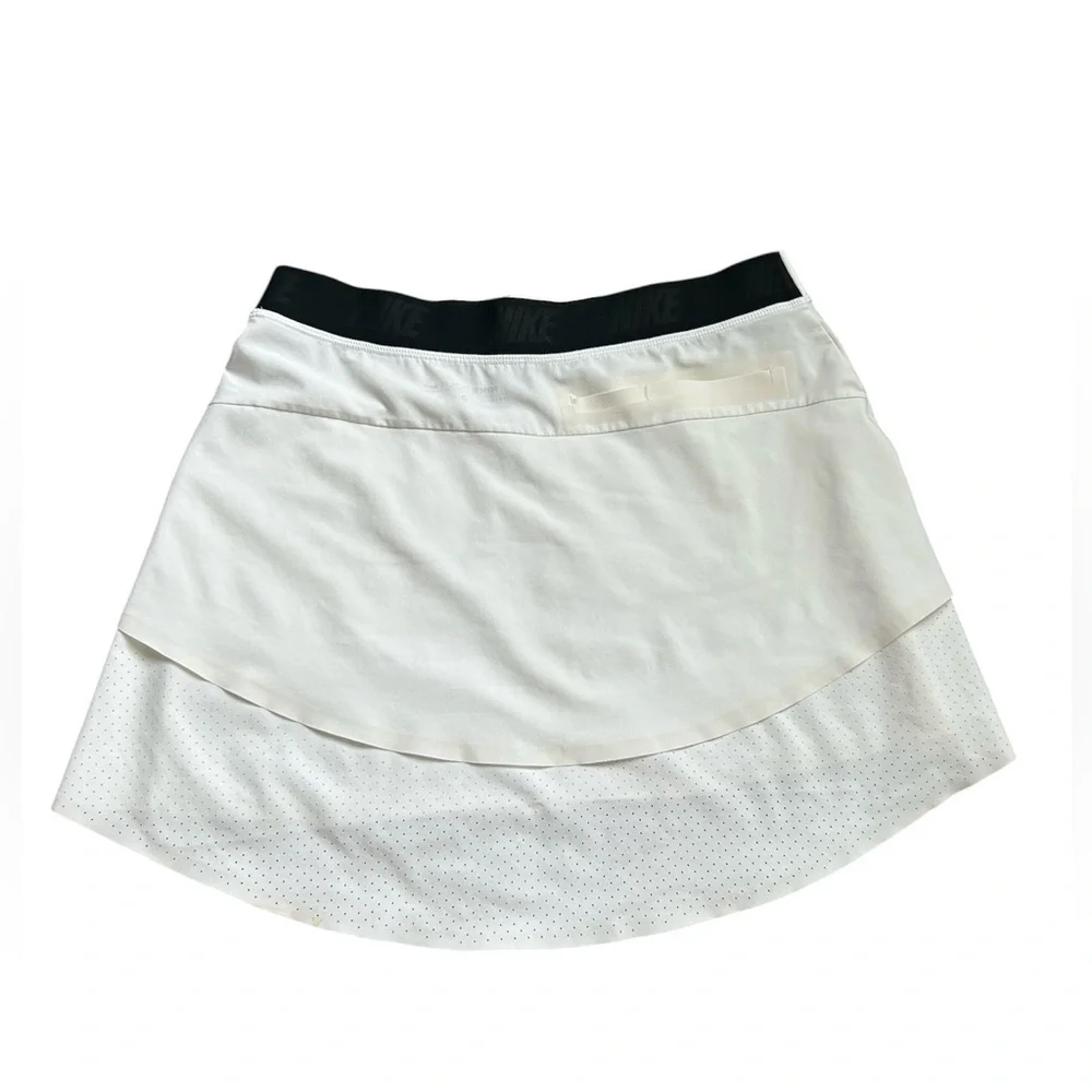 Nike Wome’s White Golf Dri-Fit Skirt and Under Shorts size small - Picture 3 of 13
